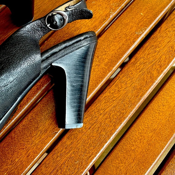 Heel shoes - Picture 7 of 7